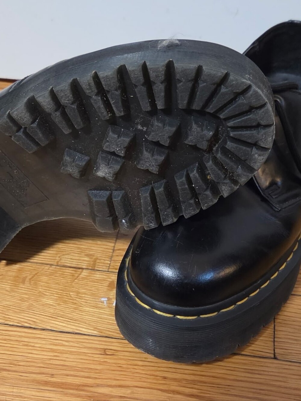 Doc Martens 1461 Platform Black Leather Lace-Up  Mens 9 (Women's 10.5) - Picture 2 of 2